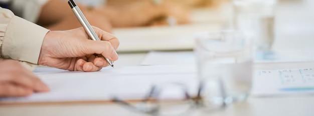 Bild Arbeitsvertrag geringfügig Beschäftigte